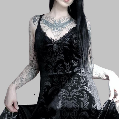 Robe Gothique Romantique de Mariée porté par un suicide girl